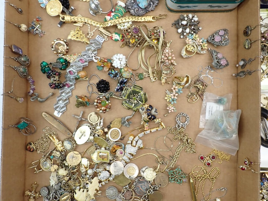 Tray of Costume Jewelry - 3