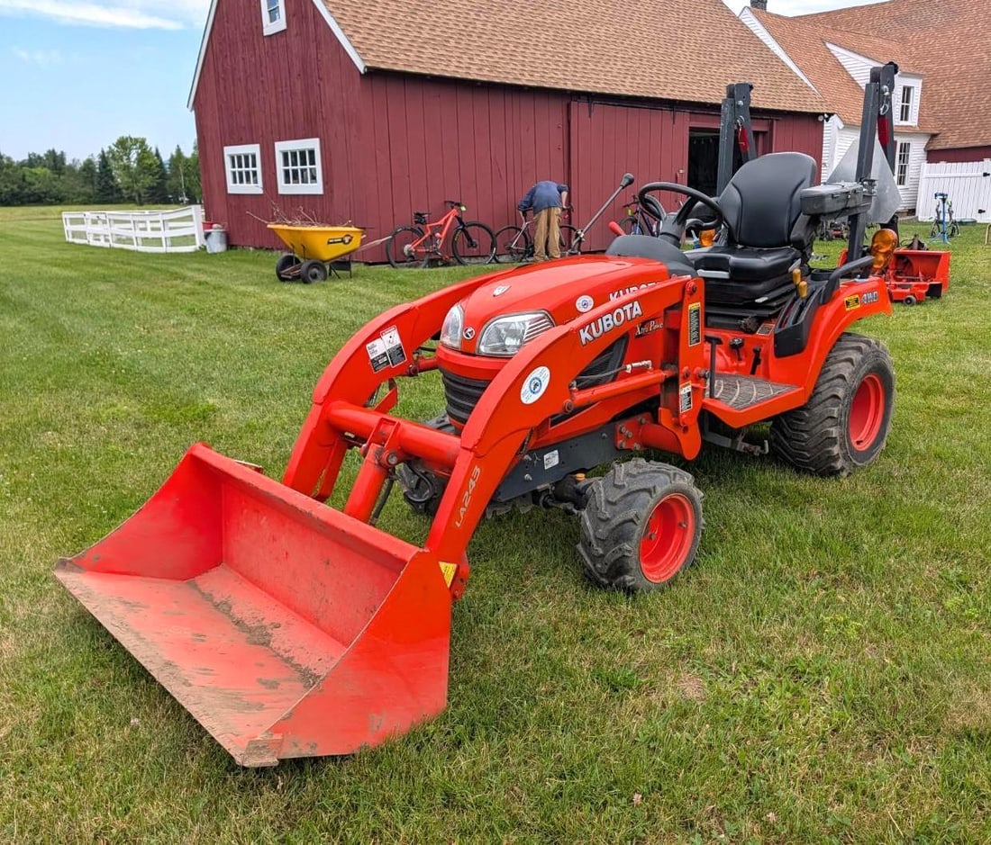2013 Kubota BX2670 4x4 Diesel Tractor (1 of 20)