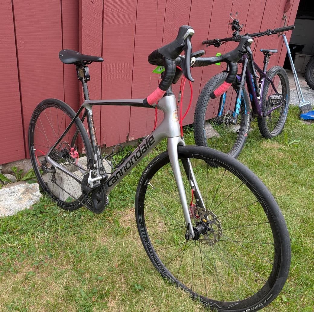 Cannondale Synapse Carbon Disc Road. Bike - 4