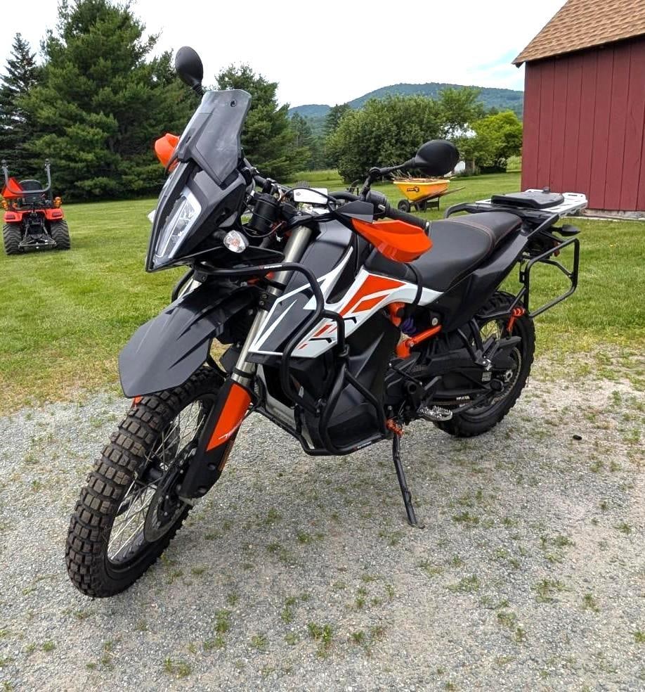 2020 KTM 790 Adventure R Motorcycle (1 of 20)