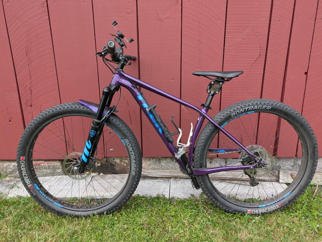 Trek Stache 7 Mountain Bike: Trek Stache 7 MTB Manufacturer: Trek Model: Stache 7 S/N: WTU273G0241K Frame: Aluminum Fork: Magnum Fork Model: Comp 34 Fork Material: Aluminum Frame Size: Virtual 17.5, Actual 16.5 Stand Over