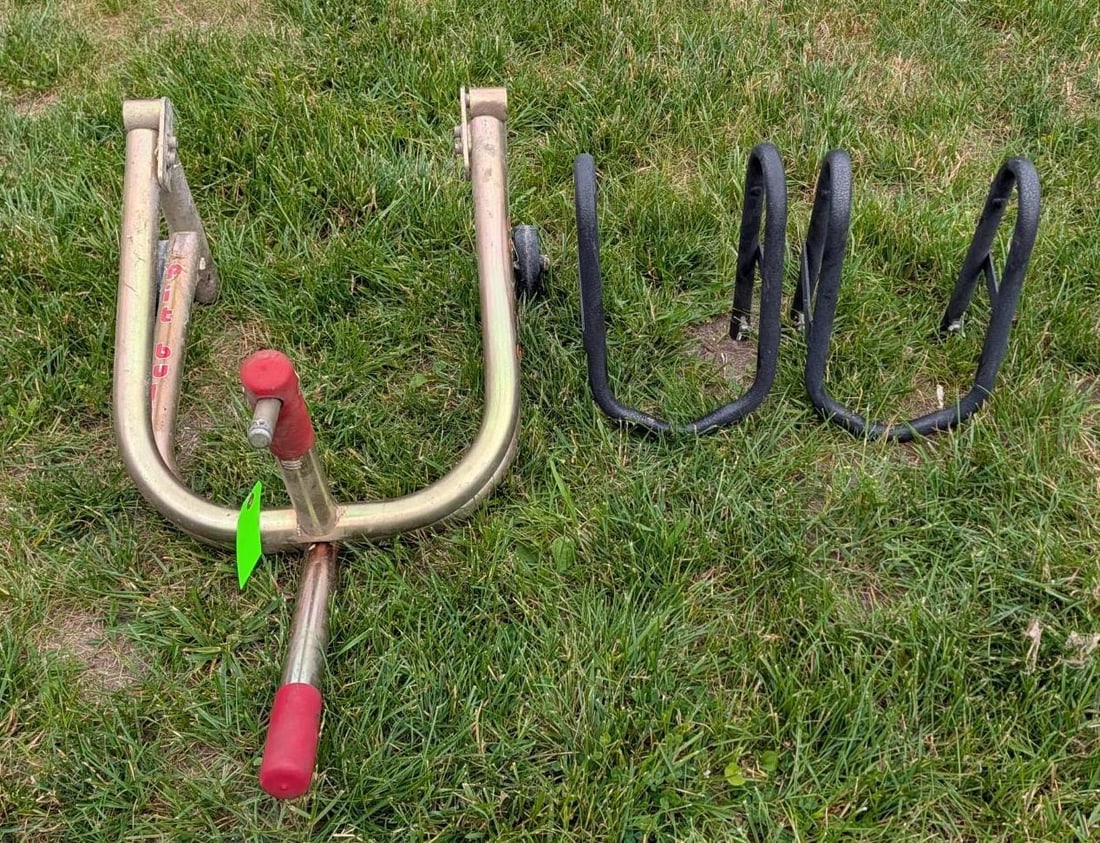 Pitbull Motorcycle Stand: also includes (2) bolt mount motorcycle tire trailer holders, Location: Garage