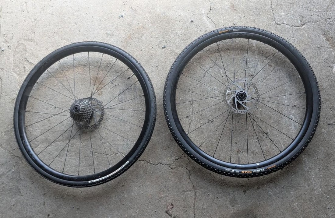 Giant PX2/Origin 8 Wheelset w/ Shimano Cassette: Giant PX2/Origin 8 Wheelset w/ Shimano Cassette Manufacturer: Giant, (1) Origin 8 Hub (on front wheel) Model: PX2 S/N: Cassette Mfg/Mod: Shimano 105 11 Speed Brakes Type, Mfg, Mod: OC