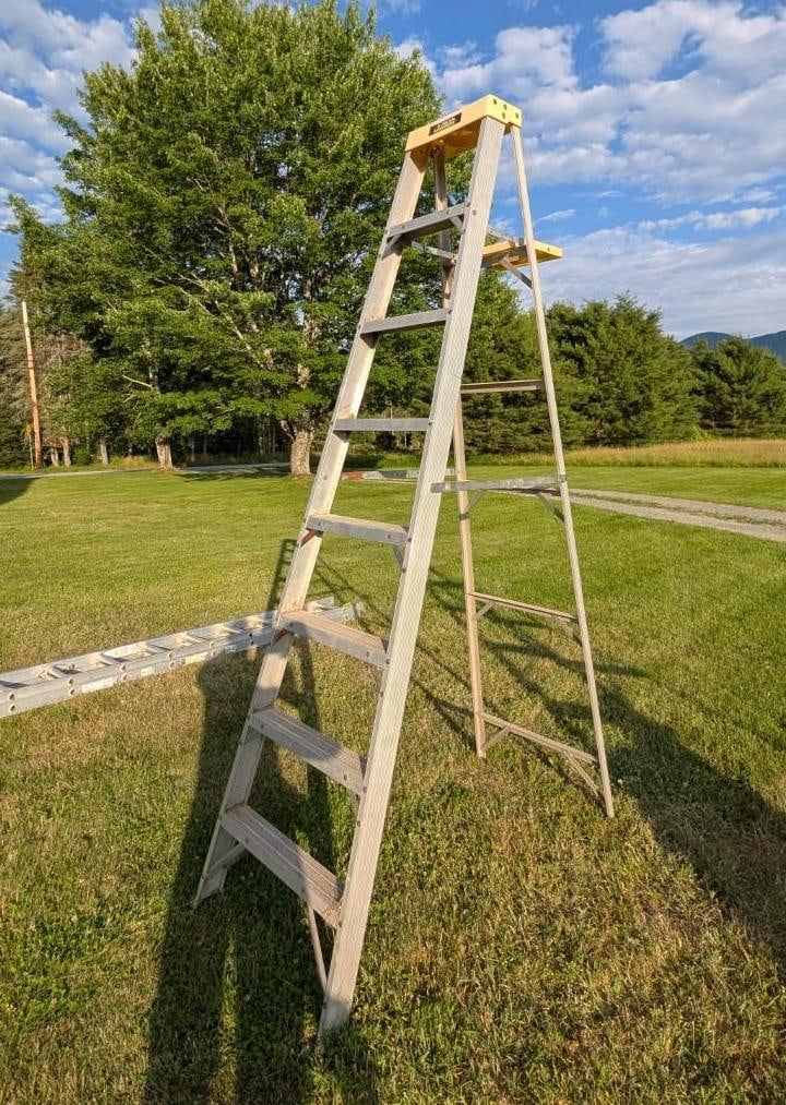 Gorilla Ladders 8' Step Ladder (1 of 5)