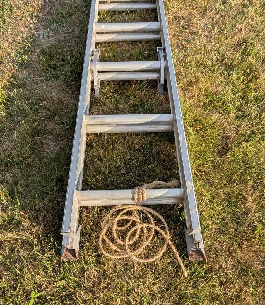 Stanley 20' Extension Ladder - 10
