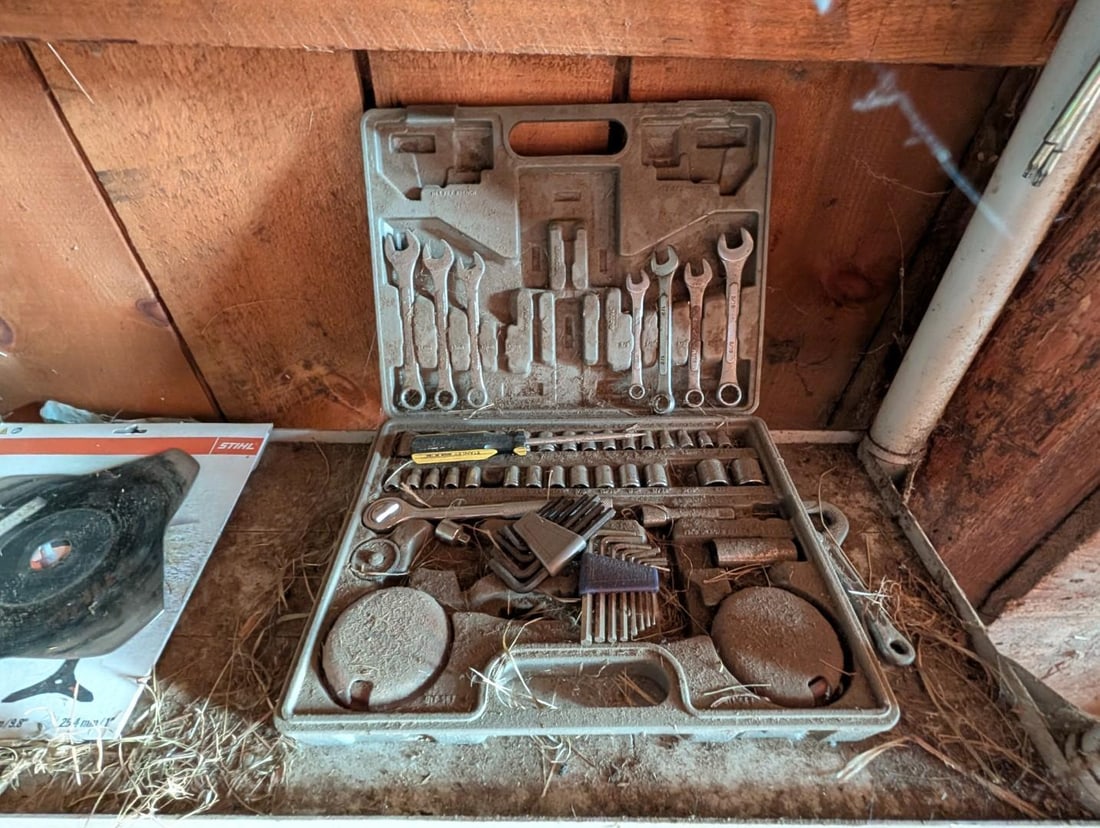 Home & Garden Tool Lot - 8