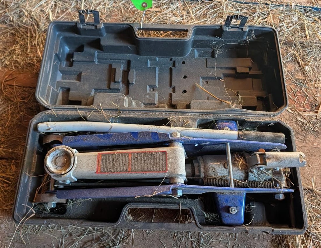 Duralast 2 1/2 Ton Floor Jack - 3