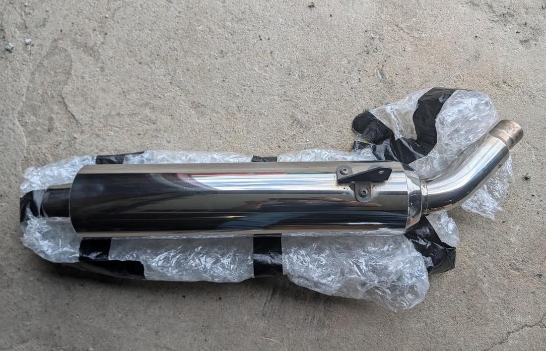 Triumph Sprint ST 955i Right Side Exhaust: m/n 2201321