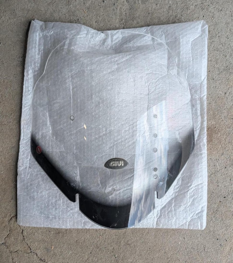 Suzuki V-Strom Givi Windshield: Suzuki V-Strom Givi Windshield