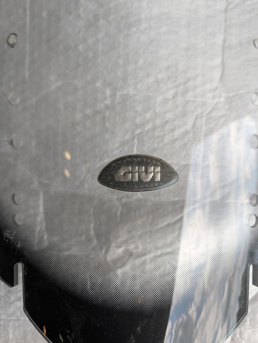 Suzuki V-Strom Givi Windshield - 2