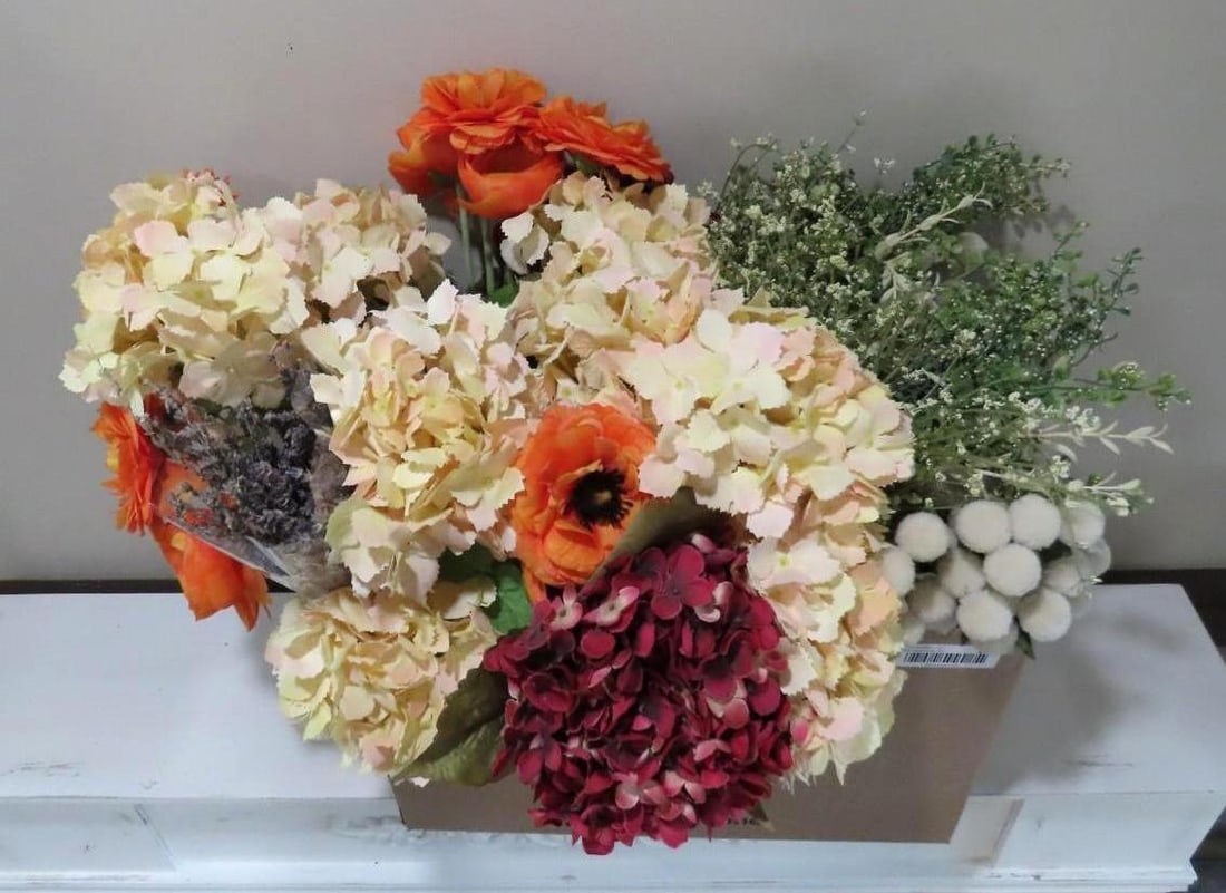 Box of Faux Floral Arrangements: Box of Faux Floral Arrangements