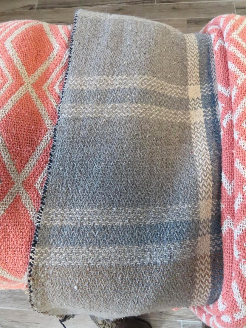 (4) Cotton & Cotton Blend Throws in Tote - 3