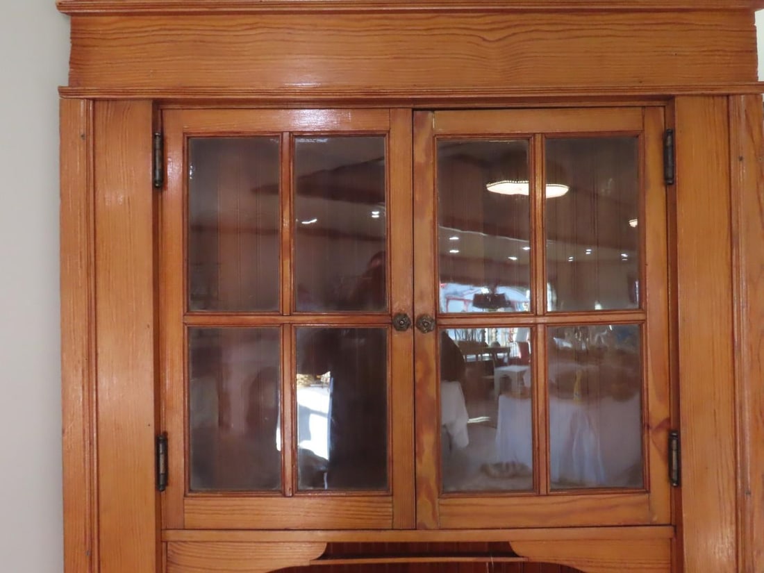 Vintage Southern Yellow Pine Corner Cabinet - 4