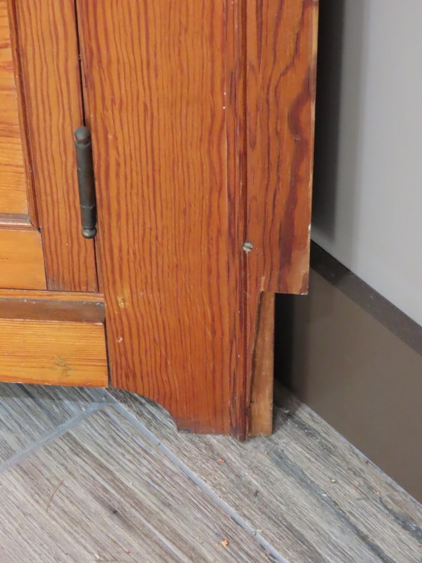 Vintage Southern Yellow Pine Corner Cabinet - 5