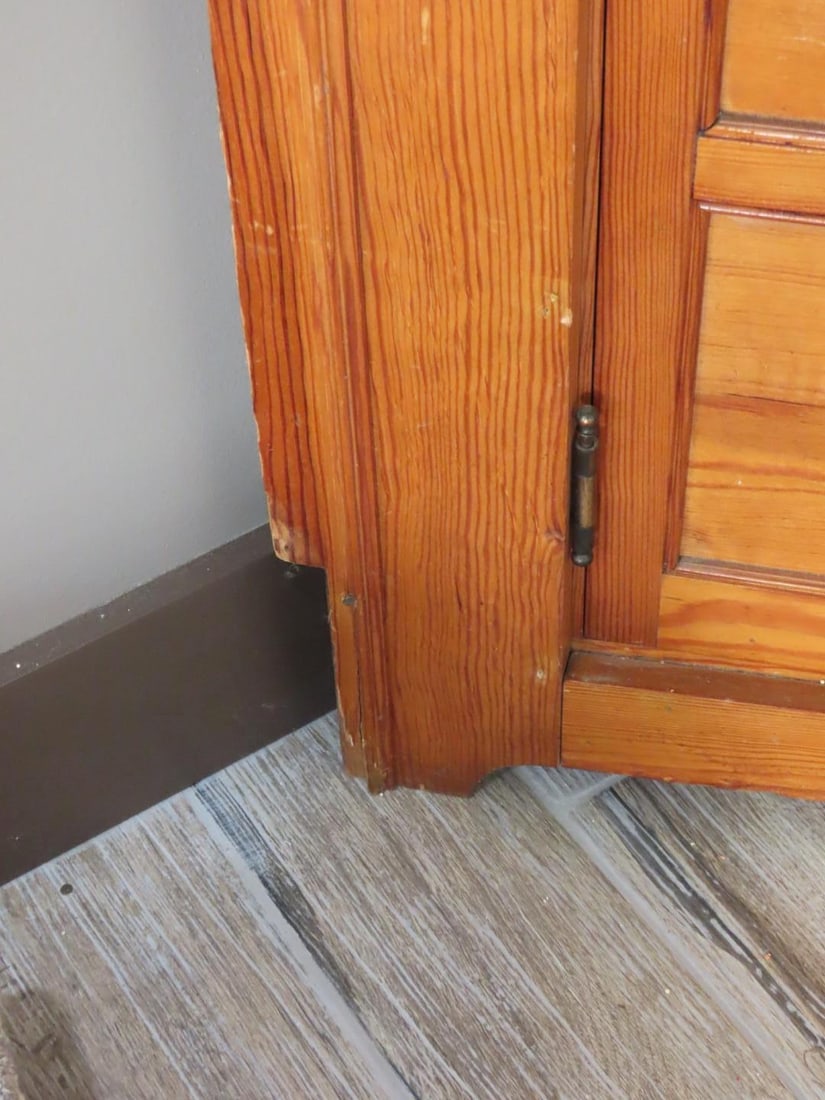 Vintage Southern Yellow Pine Corner Cabinet - 6