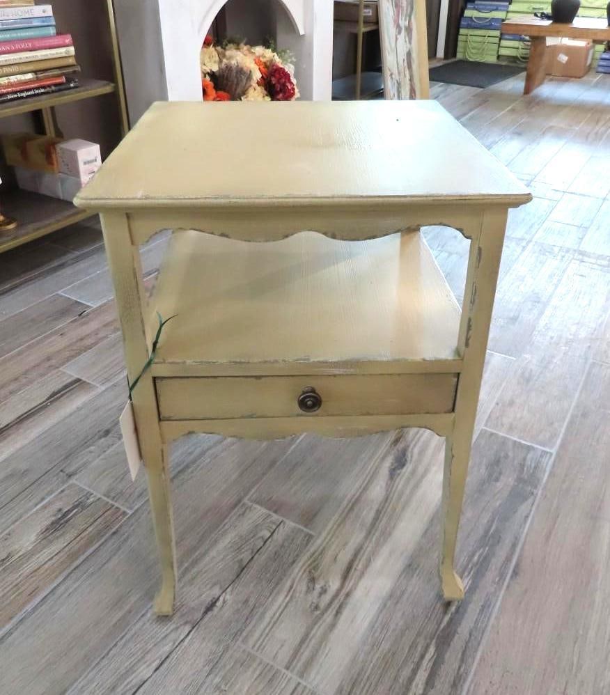 Hooker Painted 1-Drawer Stand: 18" x 18" x 25.5"