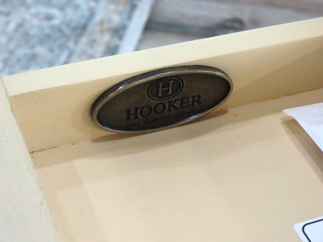 Hooker Painted 1-Drawer Stand - 4