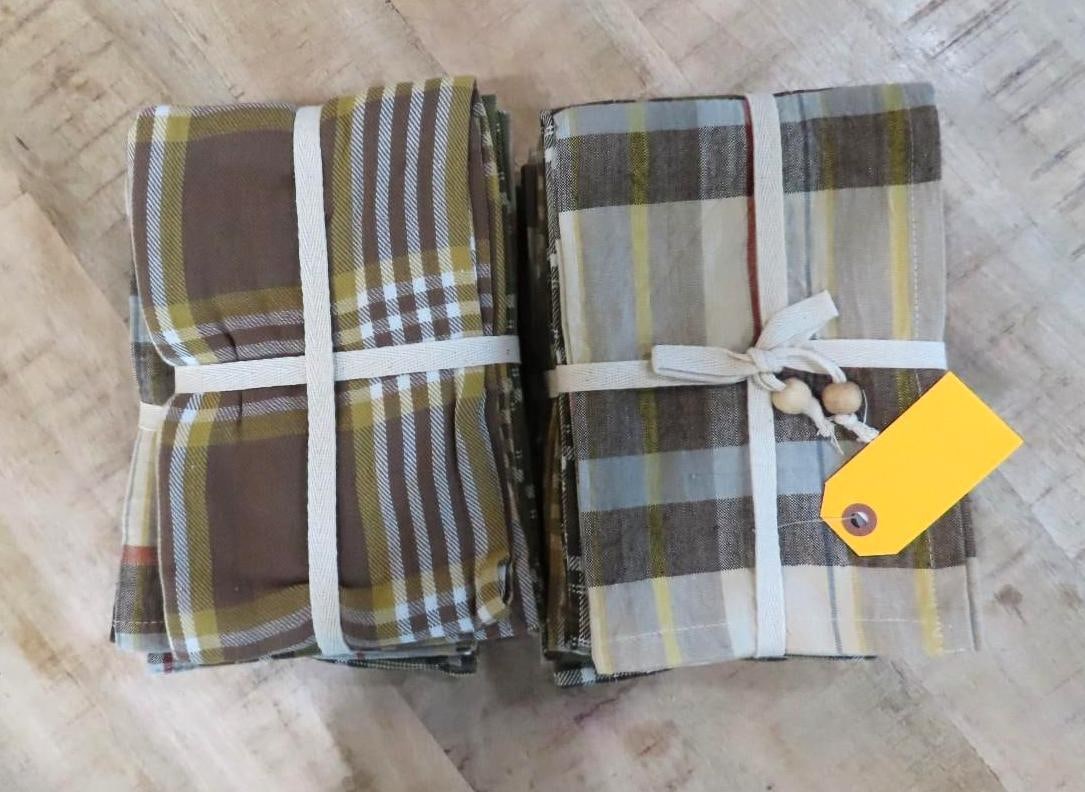 (18) Plaid Tea Towels - 2
