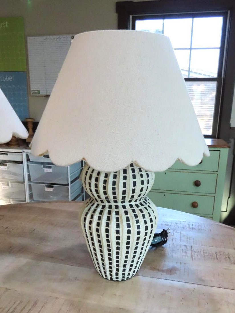 Pair of Black & White Table Lamps w/ Shades - 3
