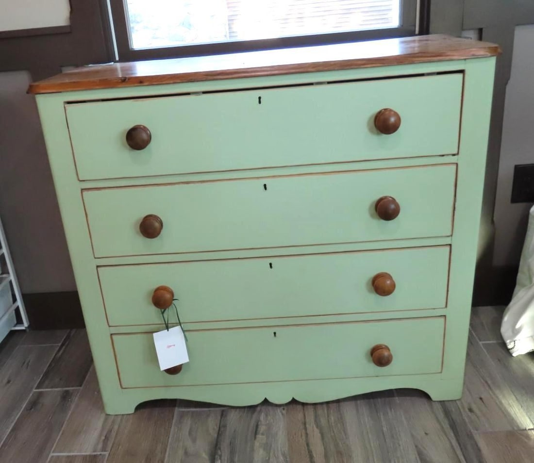 Painted Pine 4-Drawer Cottage Chest: 17.25" x 39.75" x 34.75"