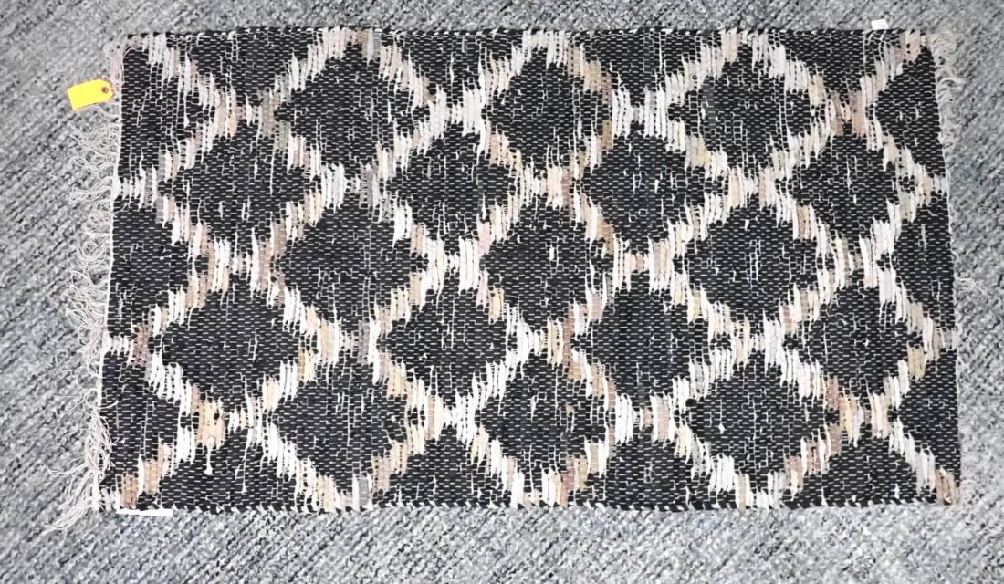 Cotton & Leather Rug: 3' x 5'