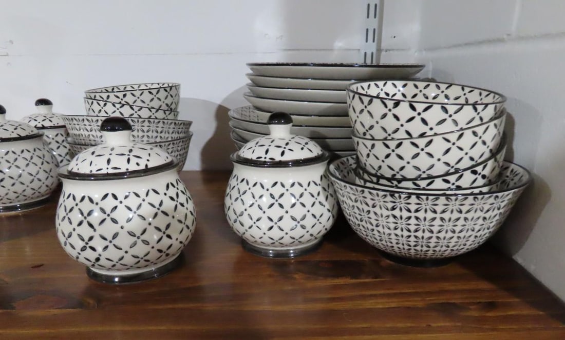 (27) Park Hill Norden Pattern China - 2