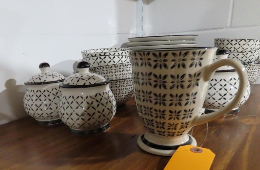 (27) Park Hill Norden Pattern China - 3