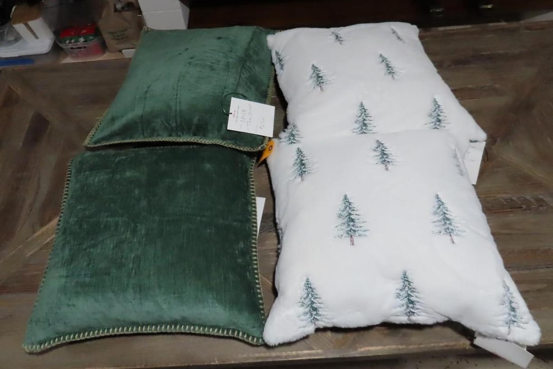 (4) Throw Pillows: (2) pairs, 18" x 18"