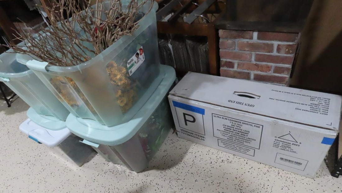 (4) Totes & Box of Good Artificial Flowers & Garlands (1 of 6)