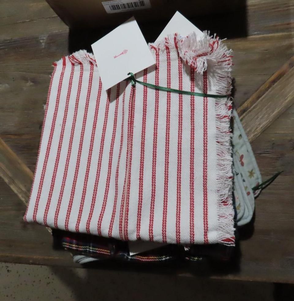 Pillow Inserts, Covers & Cotton Throw (1 of 3)