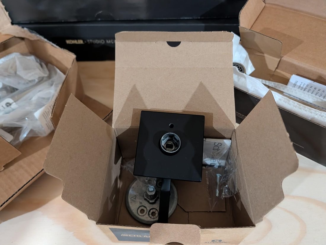Bathroom Hardware Lot - 3