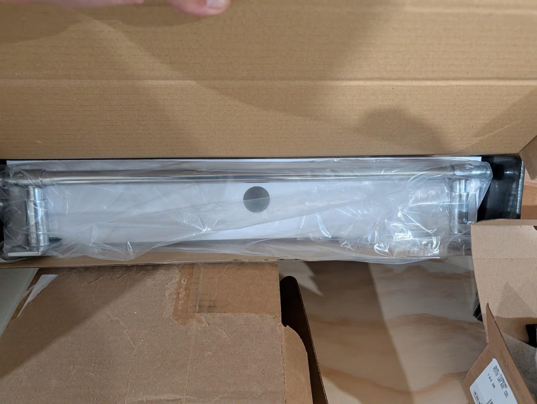 Bathroom Hardware Lot - 6