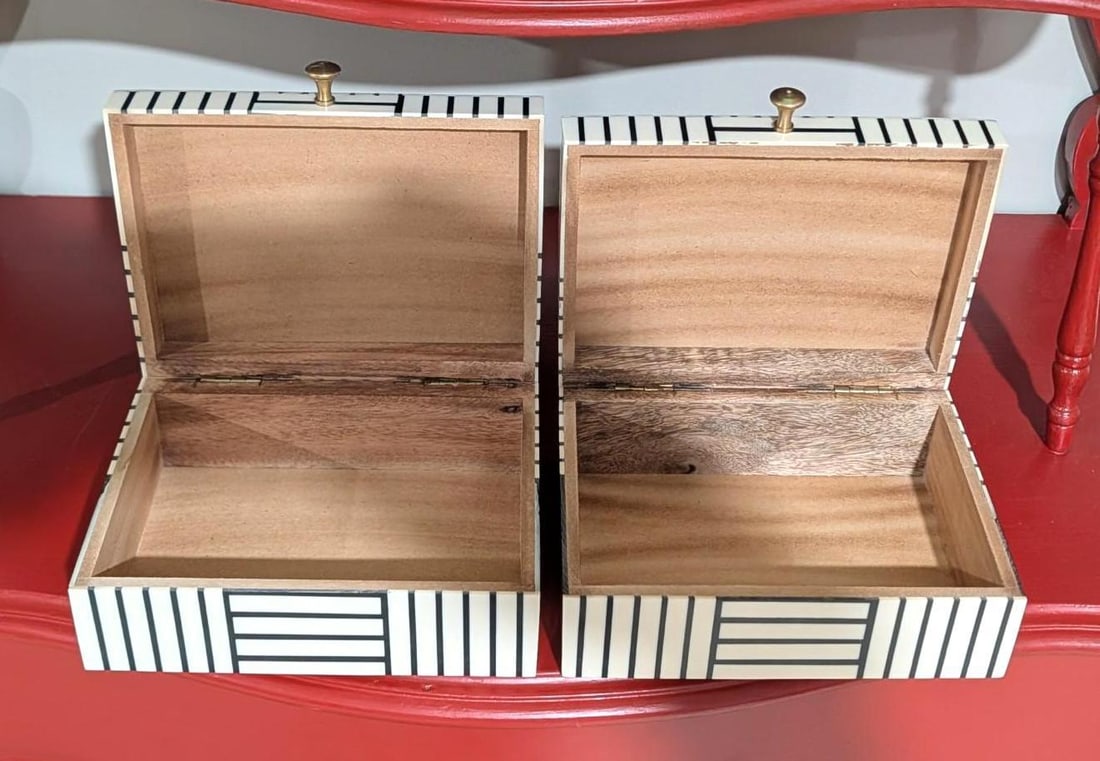 (2) Black & White Pattern Veneered Covered Boxes - 4