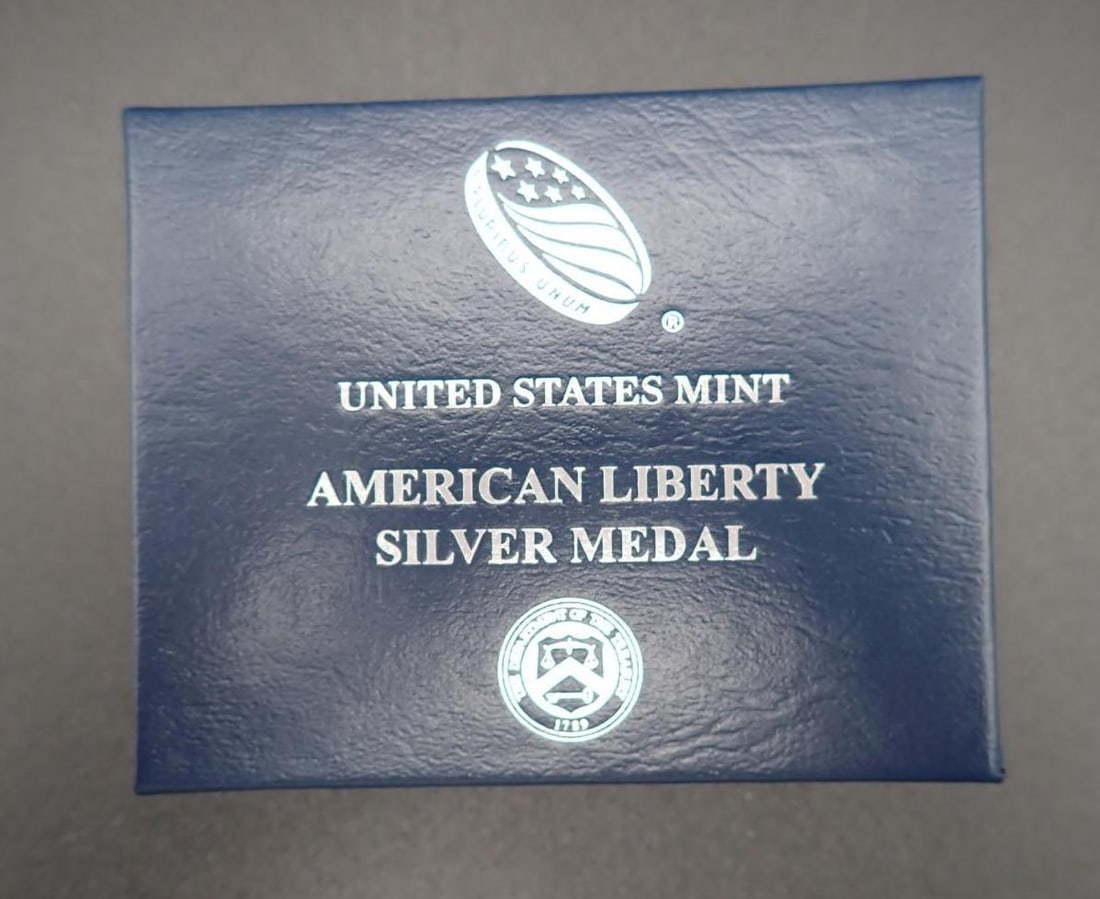 2016-W U.S. American Liberty Silver Medal - 4