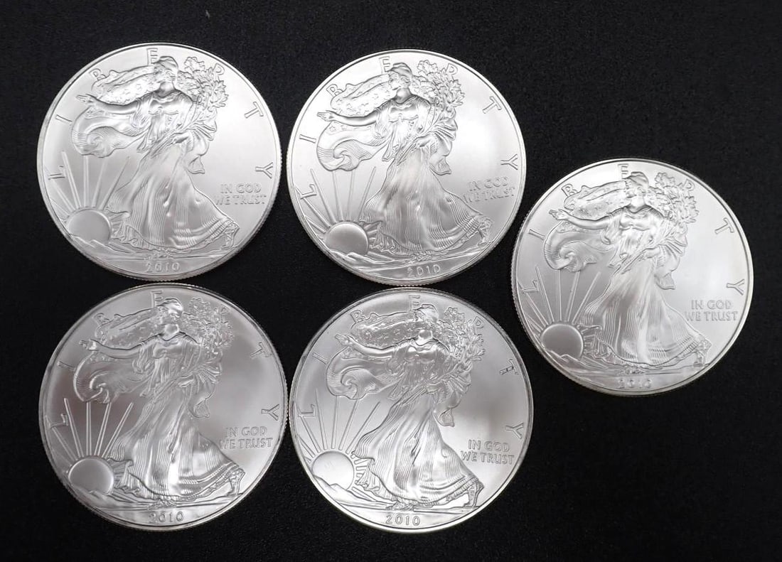 (5) 2010 U.S. American Eagle 1 Ounce .999 Silver Coins (1 of 2)