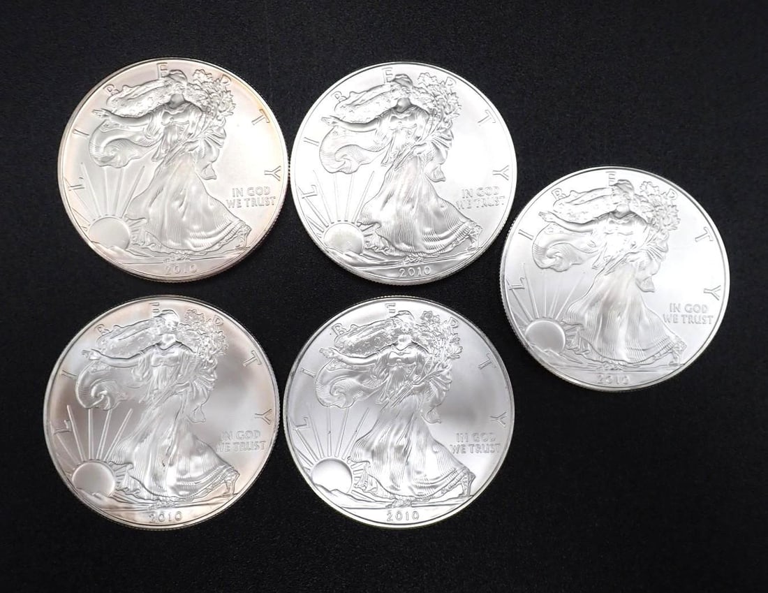 (5) 2010 U.S. American Eagle 1 Ounce .999 Silver Coins (1 of 2)