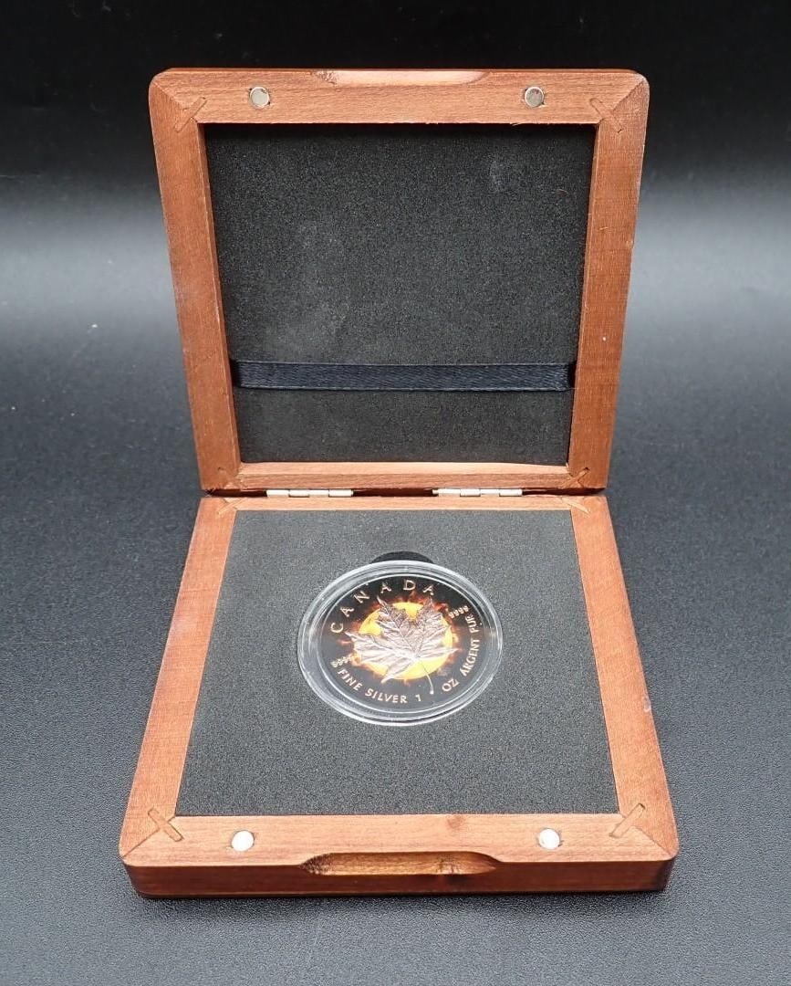 Cased 2016 Canada "Eclipse of the Sun" 1 Ounce .999 Silver Maple Leaf Coin: Cased 2016 Canada "Eclipse of the Sun" 1 Ounce .999 Silver Maple Leaf Coin -458/888