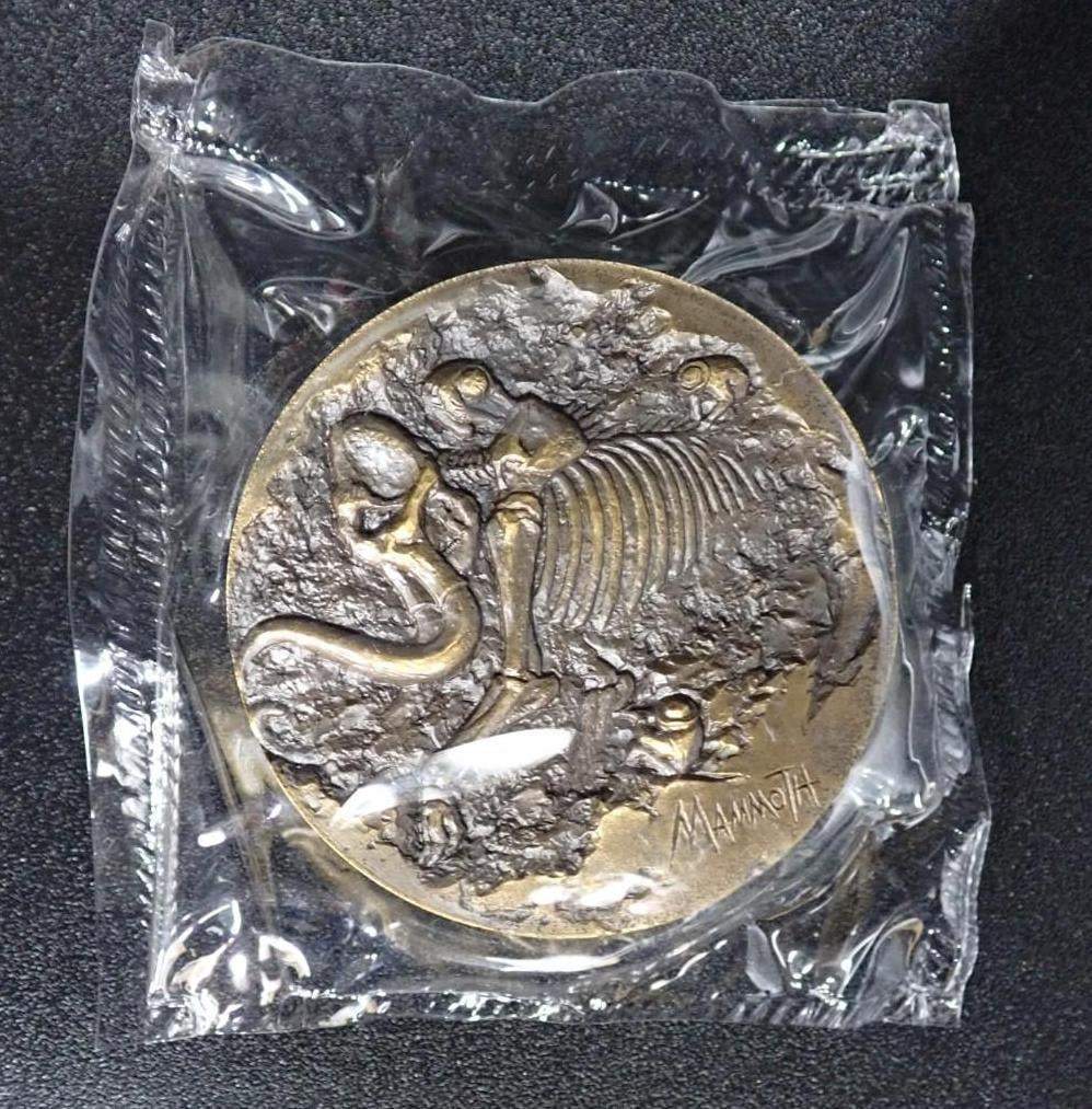Cased Shanghai Mint Brass Mammoth Medal - 2