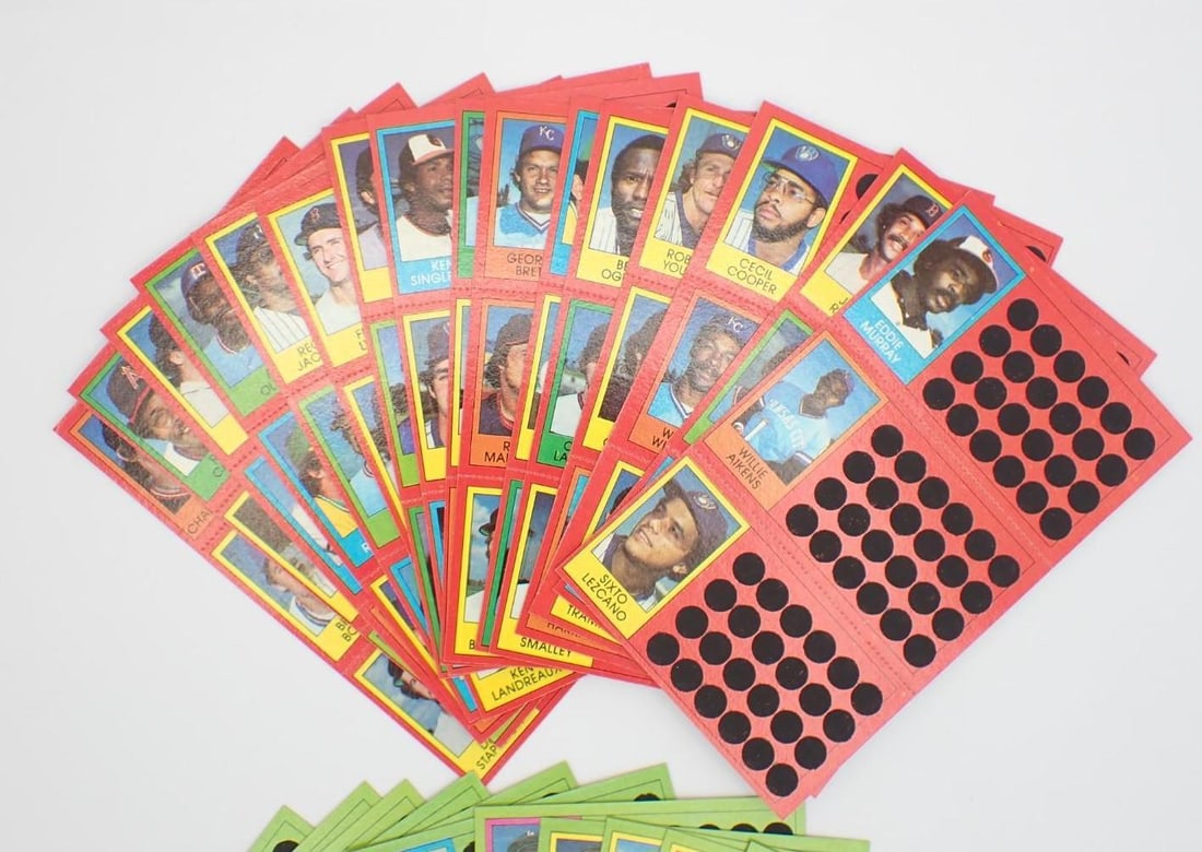 (32) 1981 Topps Scratch Offs Full Panels - 15