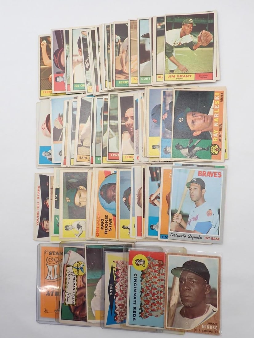 (118) Vintage Baseball Cards - 2