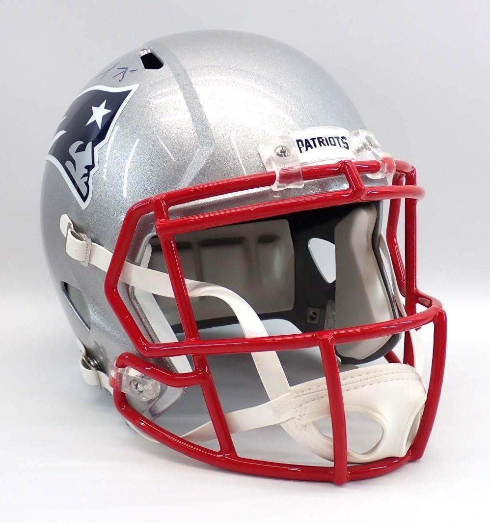 Vince Wilfork Autographed New England Patriots Full Size Replica Helmet: Vince Wilfork Autographed New England Patriots Full Size Replica Helmet -Patriots Alumni Authentic hologram