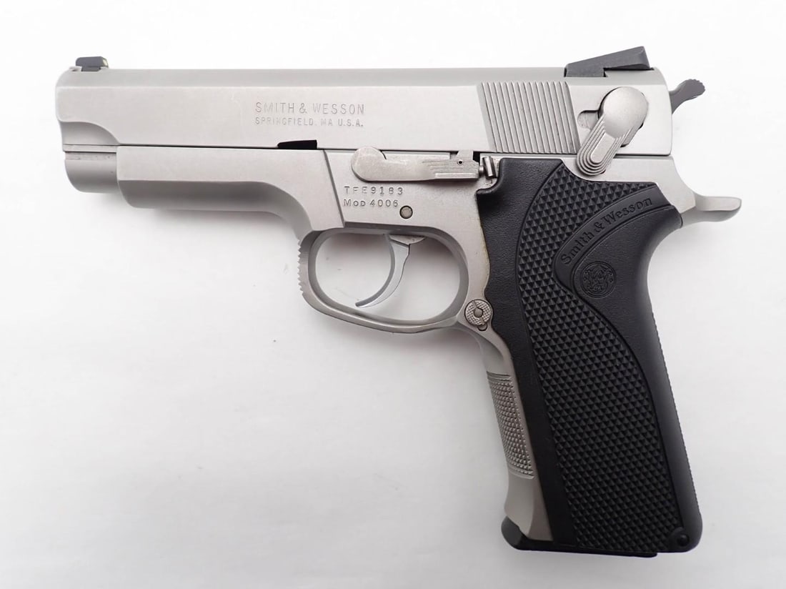 Smith & Wesson 4006 Pistol - 5