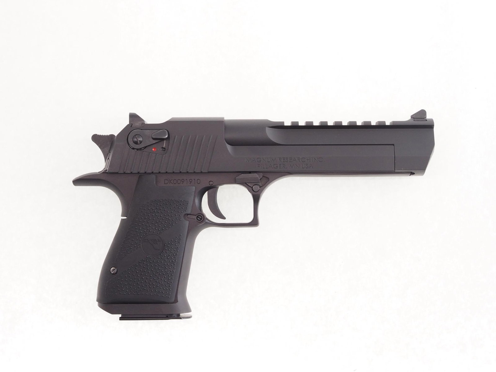 Magnum Research Desert Eagle Mark XIX Pistol: SN: DK0091910 Cal: .50 AE Action Type: Single Action Semi-Automatic Barrel Length: 6" Sights/Optics: fixed sights Stock: Magnum Research rubber grips Finish: black oxide Finish