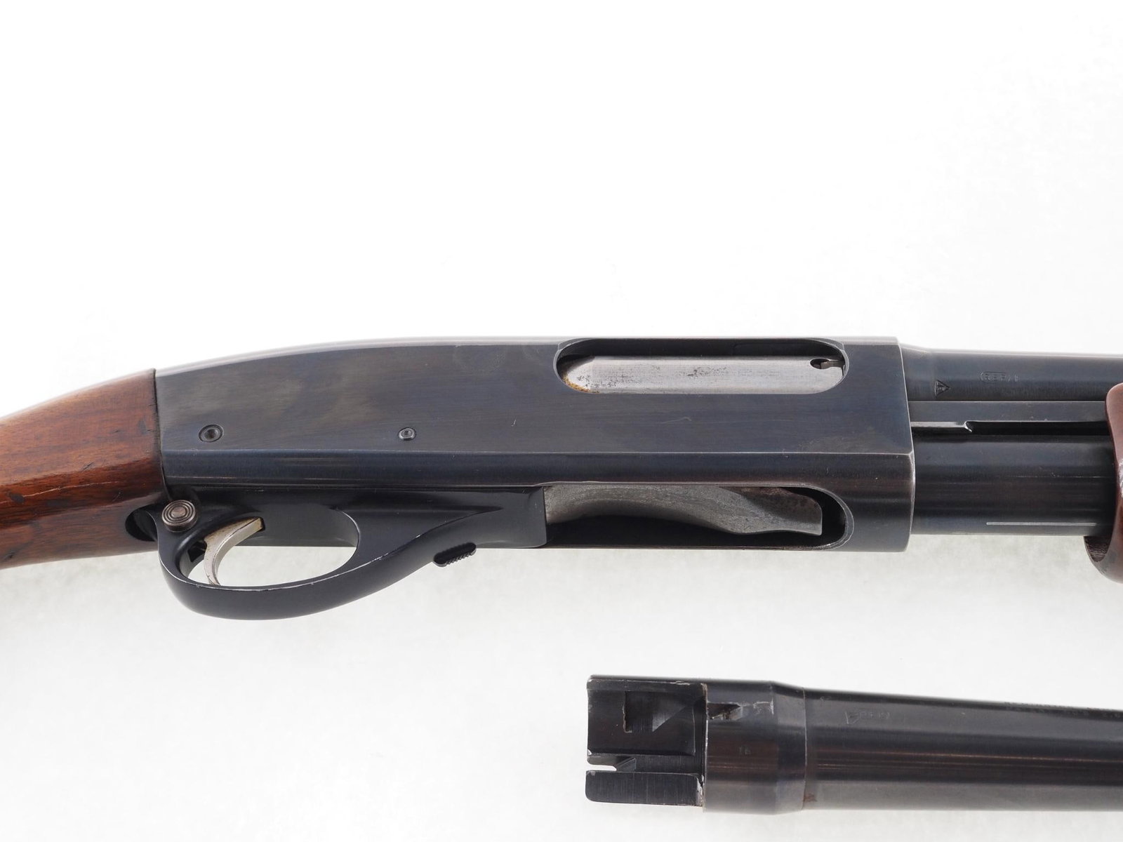 Remington 870 Shotgun - 9