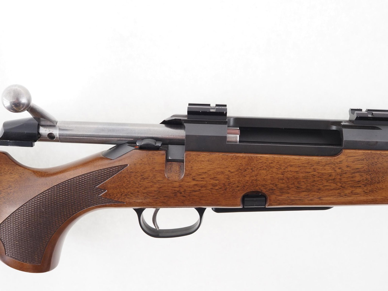 Tikka M695RH Rifle - 12