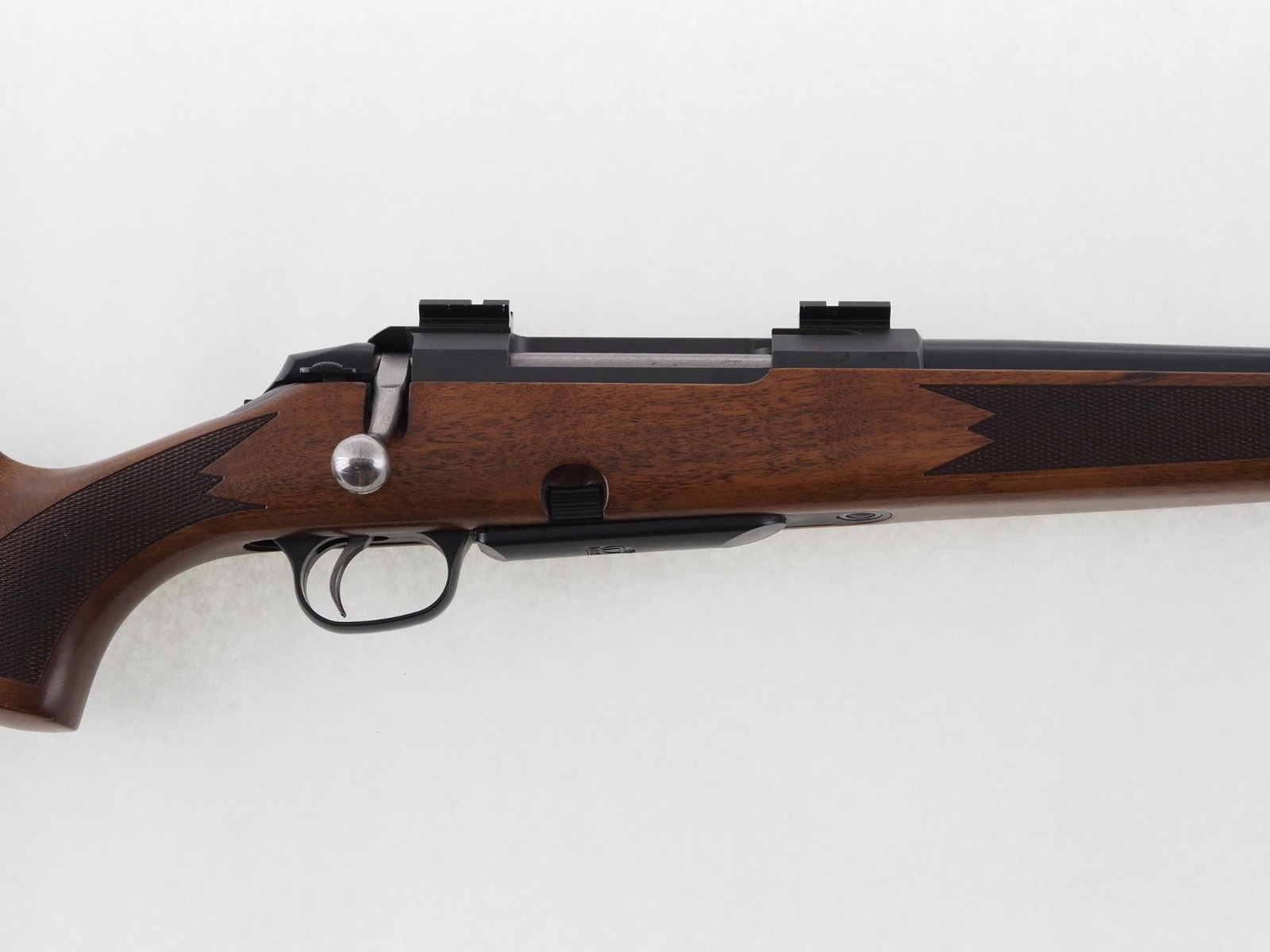 Tikka M695RH Rifle - 4