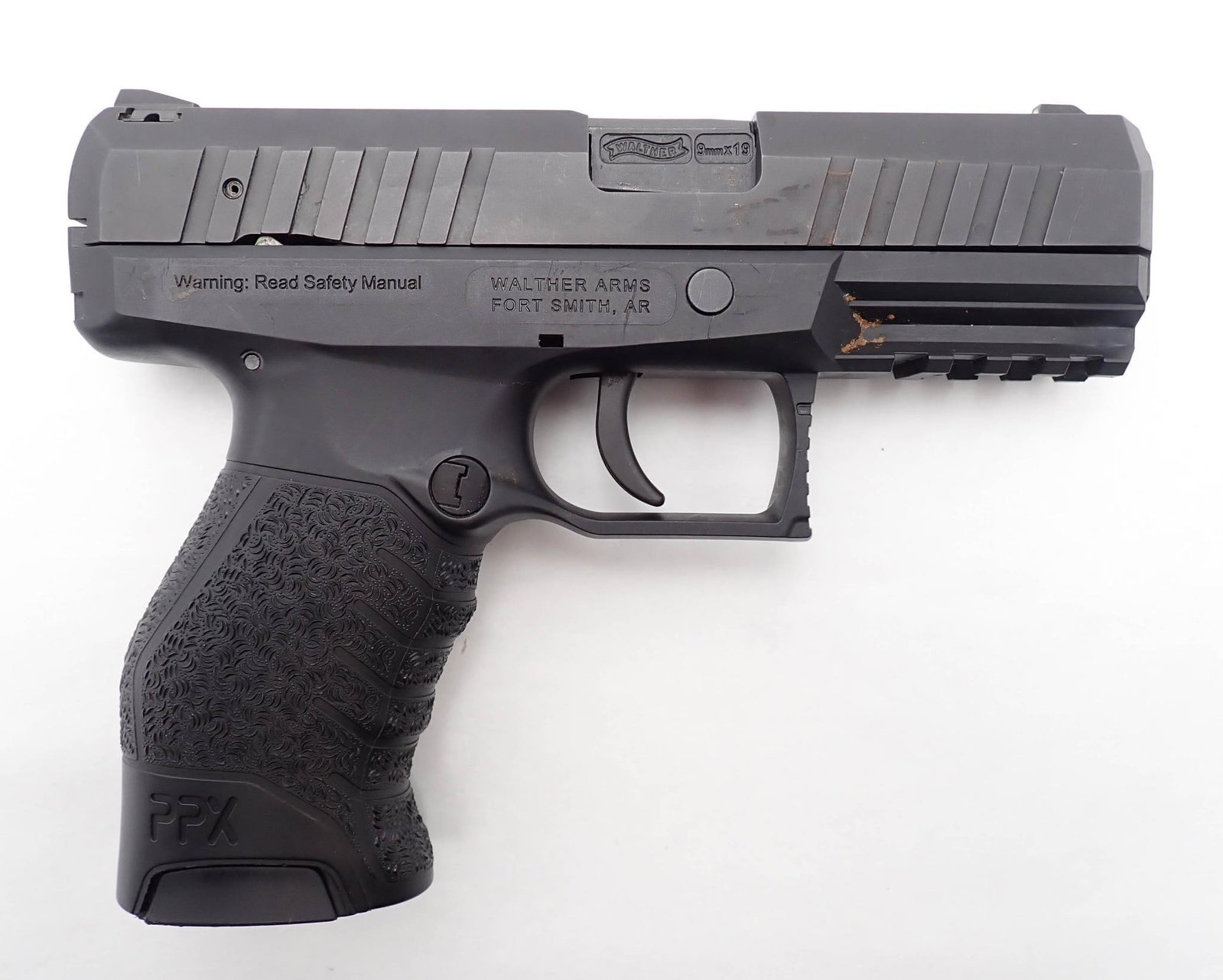 Walther PPX Pistol: SN: FAR9371 Cal: 9mm Action Type: Semi-Automatic Barrel Length: 4" Bore: very good / excellent Overall Cond: very good Mechanical: fine Box/Papers/Acc: with (1) magazine Classification: Modern