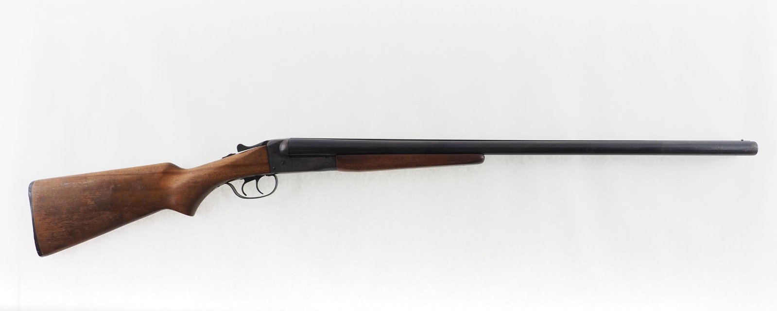 Savage Stevens 311 A Shotgun: SN: no s.n. Cal: 12 Ga. Action Type: Side by Side Barrel Length: 28" Sights/Optics: beaded front sight Stock: wood Finish: blue, case hardened frame Bore: very good Overall Cond: good Mechanical:
