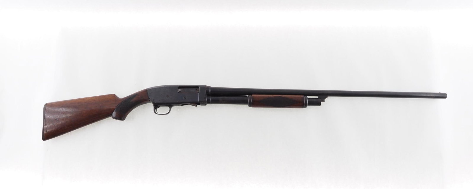 Stevens 620 Shotgun: SN: 27148 Cal: 16 Ga. Action Type: Slide Barrel Length: 30", modified choke Sights/Optics: bead front sight Stock: checkered with some wear Finish: blue with scattered freckling and oxidization Bore: