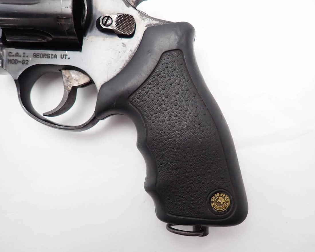 Taurus 82 Revolver - 10